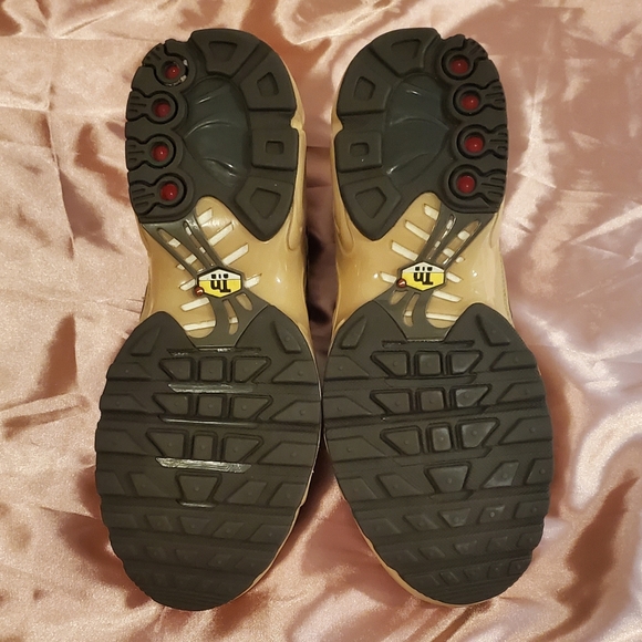Like New TN Nike Air Max Plus Limited Edition Tan & Black Sneakers! Size 5.5Y/7! - Picture 9 of 16